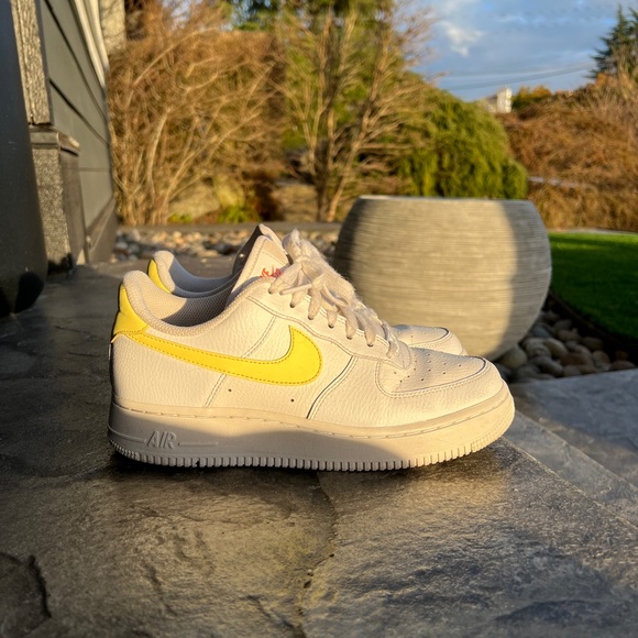 NIKE | AIRFORCE 1s - Picture 2 of 11